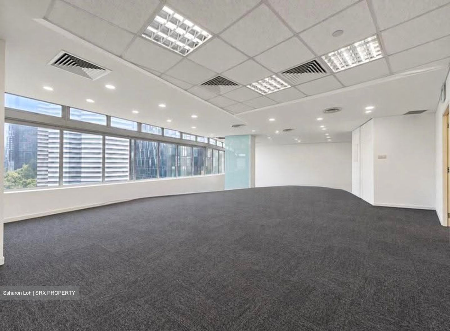 The Plaza (D7), Office #624065441